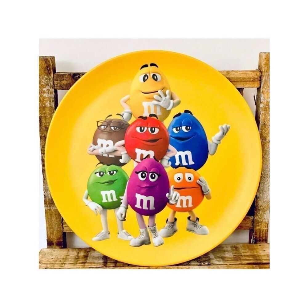 NWT M&M's Yellow Melamine 10” Dinner Plate with 7 M&M characters & Satin Finish